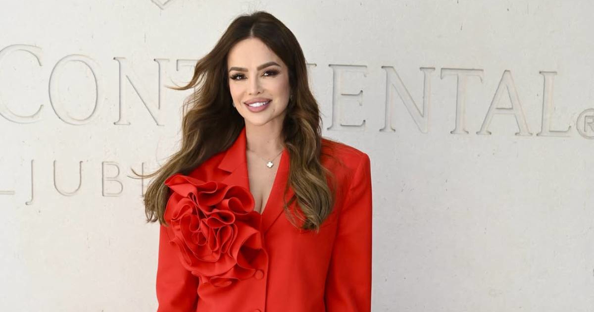 Severina zablistala u crvenom odijelu. Pronašli smo sličan model