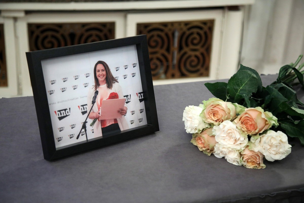 Održana komemoracija za novinarku Milu Moralić. "Bila je predana, hrabra i odvažna"