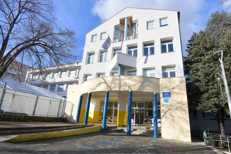 Knin dodijelio stipendije srednjoškolcima i studentima. Dobivat će po 100 i 170 eura