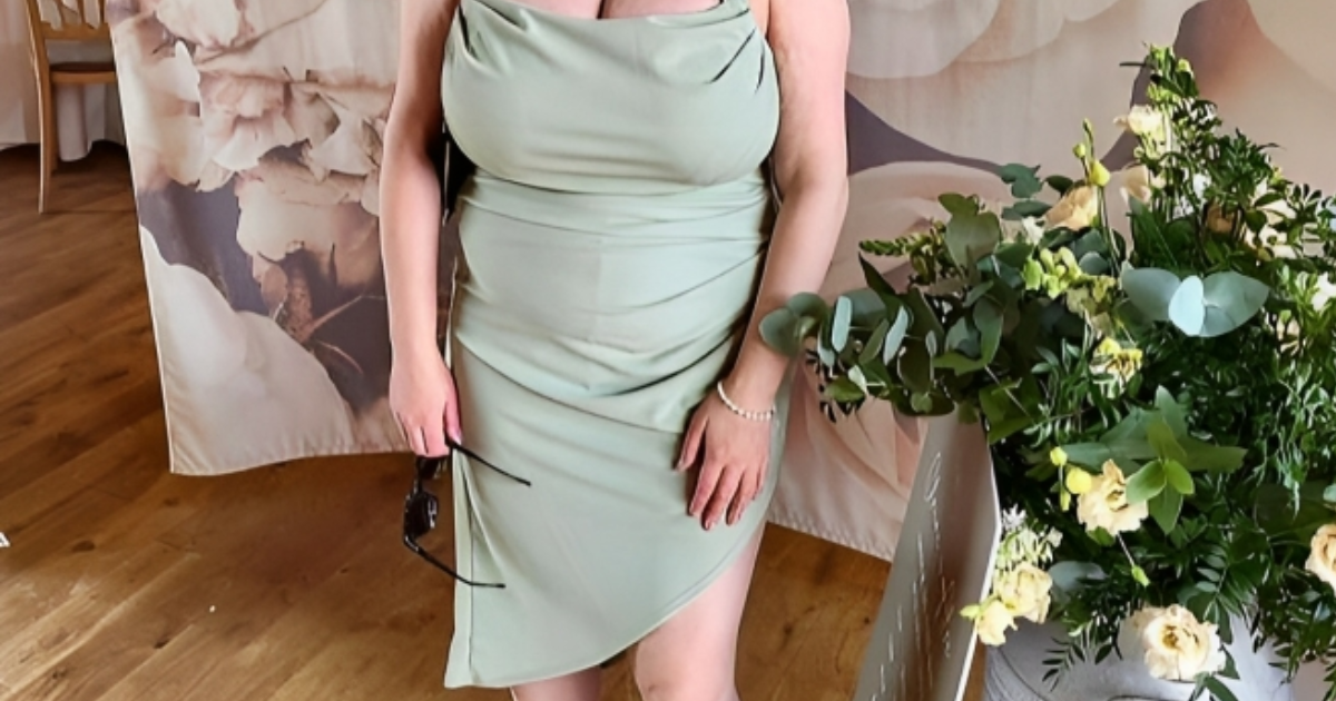 Biste li ovo nosili za Božić? Ženina zelena haljina podijelila je internet