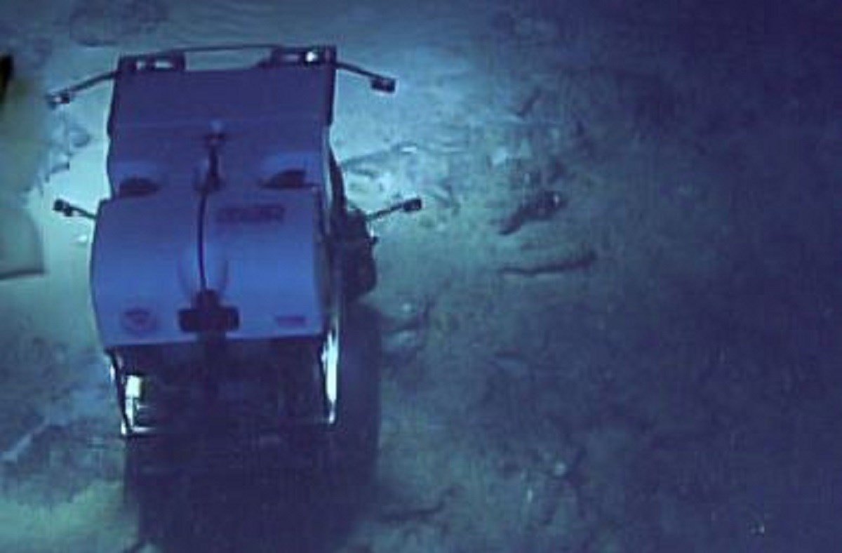 Jeziva fotka otkrila što je vrebalo vozilo za istraživanje dubokog mora