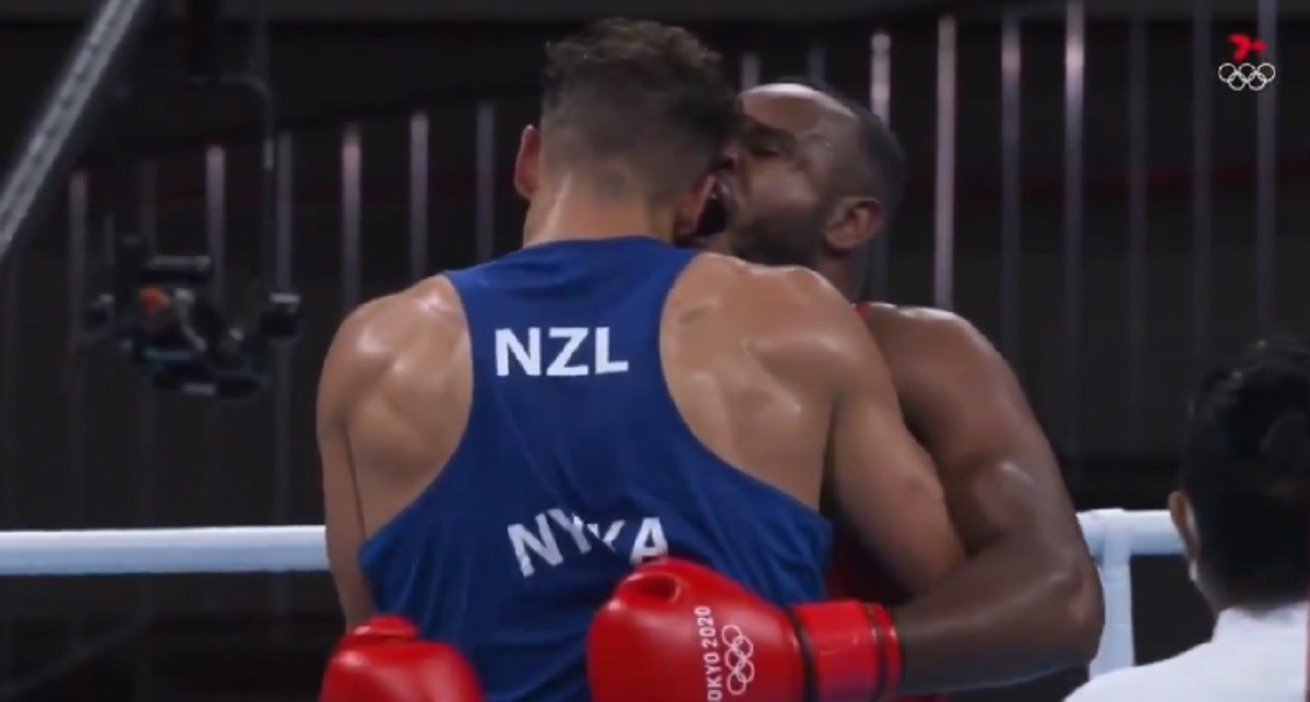 Skandal na Igrama: Marokanski boksač kopirao Tysona i pokušao odgristi uho protivniku