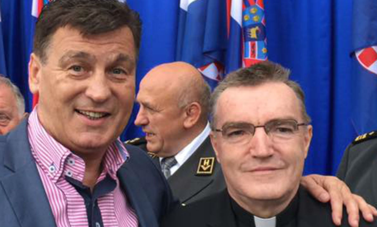 Nasmiješeni Bozanić pozirao je sa Škarom. Evo što o tome kažu u Nadbiskupiji