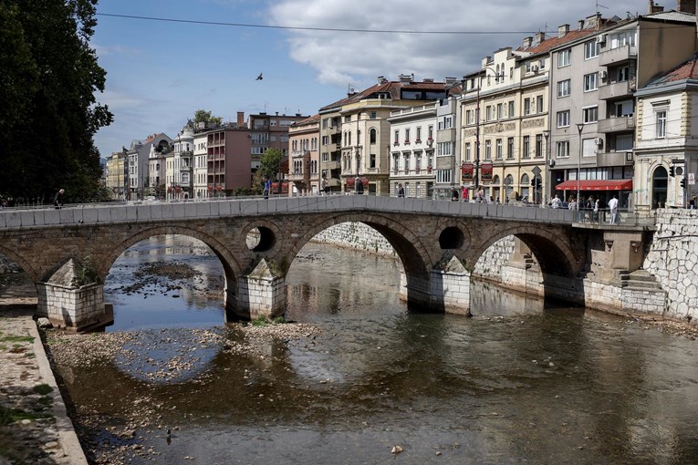 Iz Miljacke u Sarajevu izvučeno beživotno tijelo žene