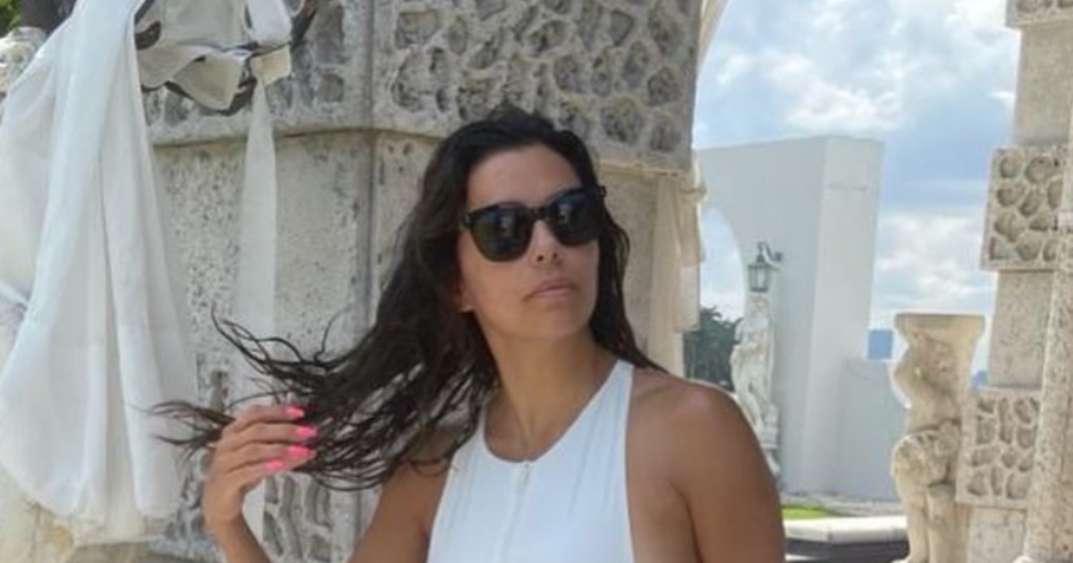 Eva Longoria u bikiniju boje kože pokazala utrenirano tijelo i izmamila komplimente