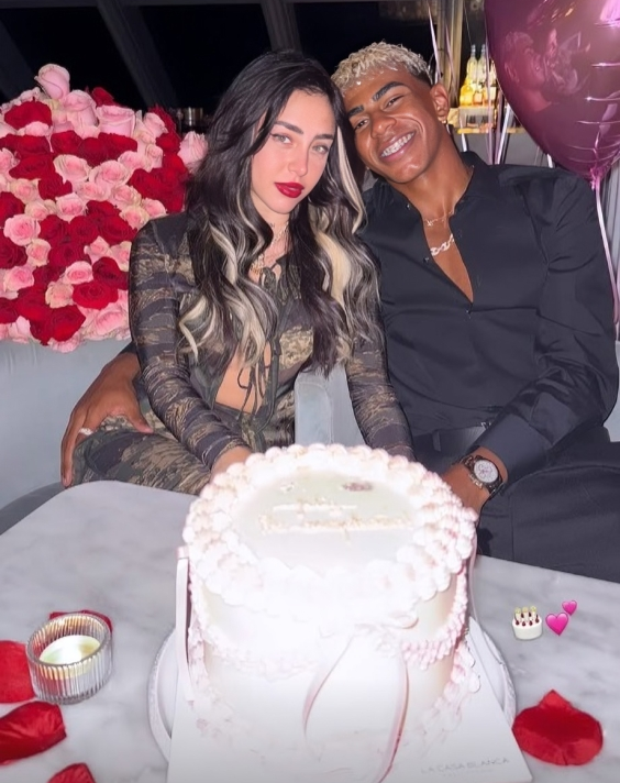 Lamine Yamal (18) potvrdio vezu sa sedam godina starijom latino zvijezdom