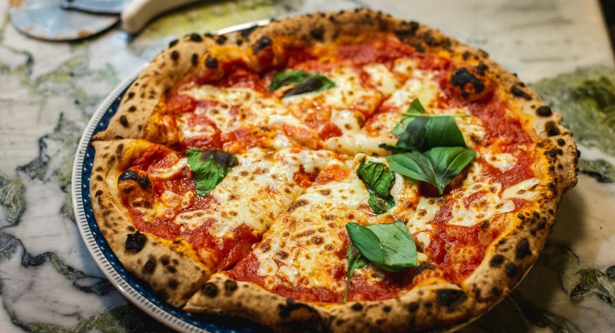 Kupujete smrznute pizze? Poboljšajte ih tako da ne slušate upute na kutiji