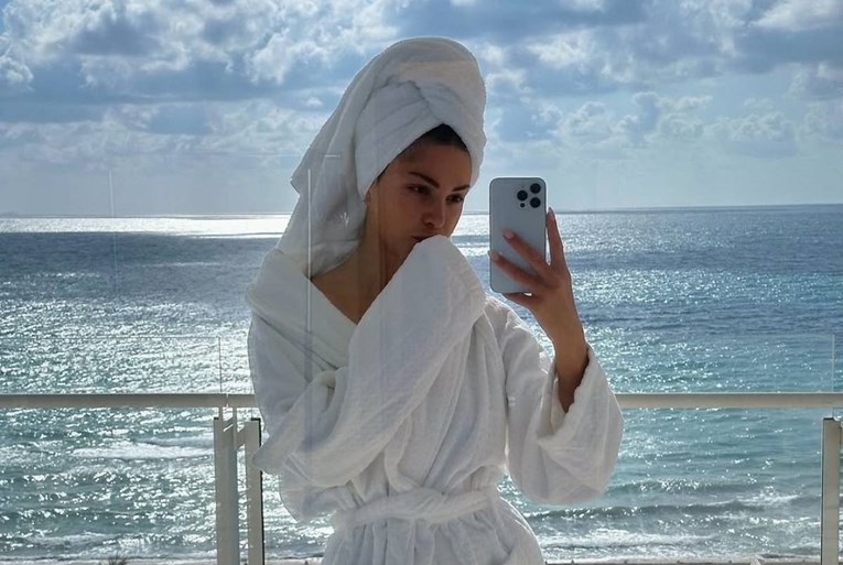 Čini se da je objavljivanje na društvenim mrežama postalo cringe