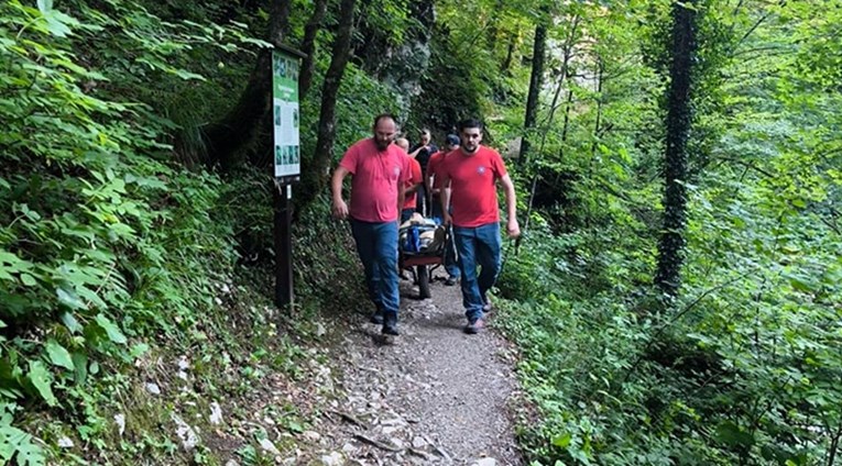 FOTO Žena pala u kanjonu Kamačnik. S njom palo i osmomjesečno dijete