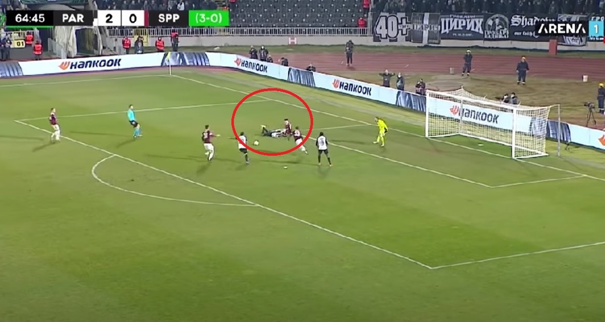 Partizanov napadač zabio dva gola za prolazak dalje pa napravio glupost