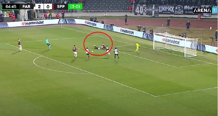 Partizanov napadač zabio dva gola za prolazak dalje pa napravio glupost