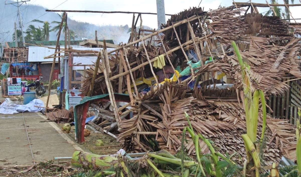 Broj poginulih u tajfunu koji je poharao Filipine narastao na 142