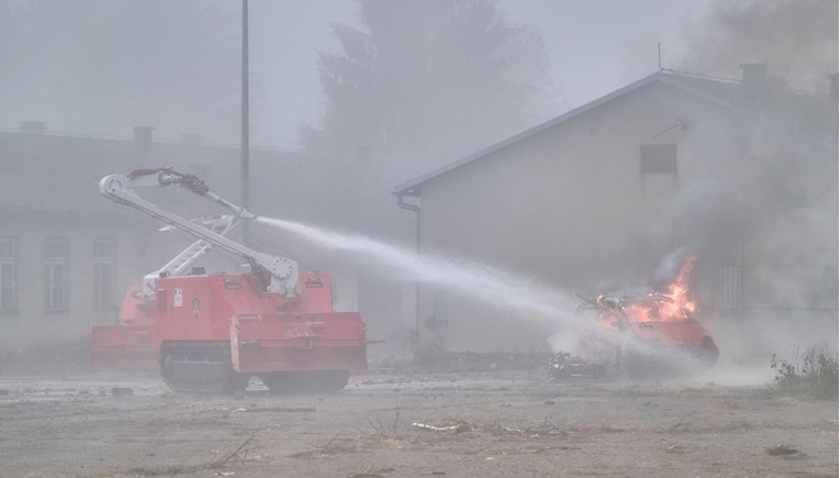 Civilna zaštita: U požarima i poplavama pomažu nove tehnologije - roboti, dronovi...