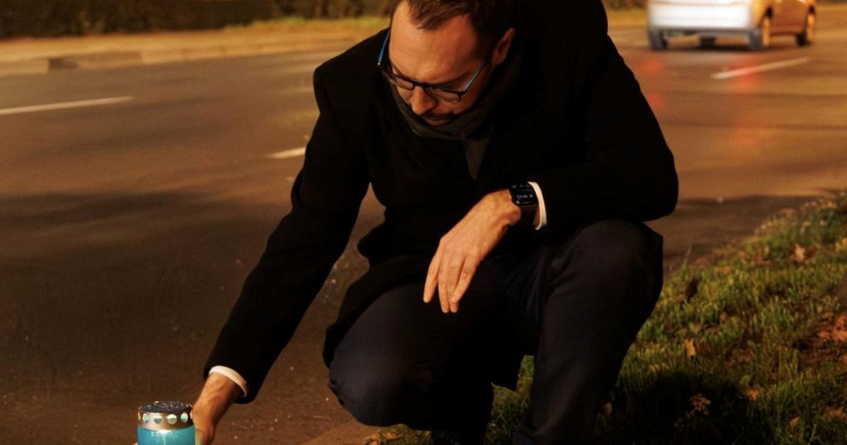 Tomašević u Vukovarskoj ulici zapalio svijeće za žrtve Vukovara i Škabrnje