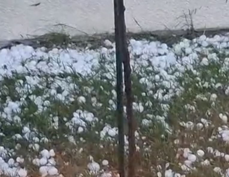 VIDEO Tuča pogodila sinjsko područje, pada i u Istri