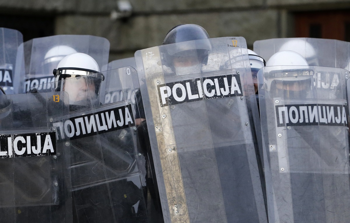 U Novom Sadu ranjen policijski inspektor, u tijeku potjera za napadačem