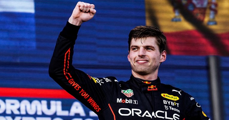 Verstappen u ludoj utrci pobijedio i preuzeo prvo mjesto, Leclerc morao odustati