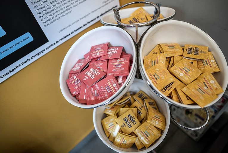 Nakon besplatnih pilula i spirala, Francuzi uvode i besplatne kondome za mlade