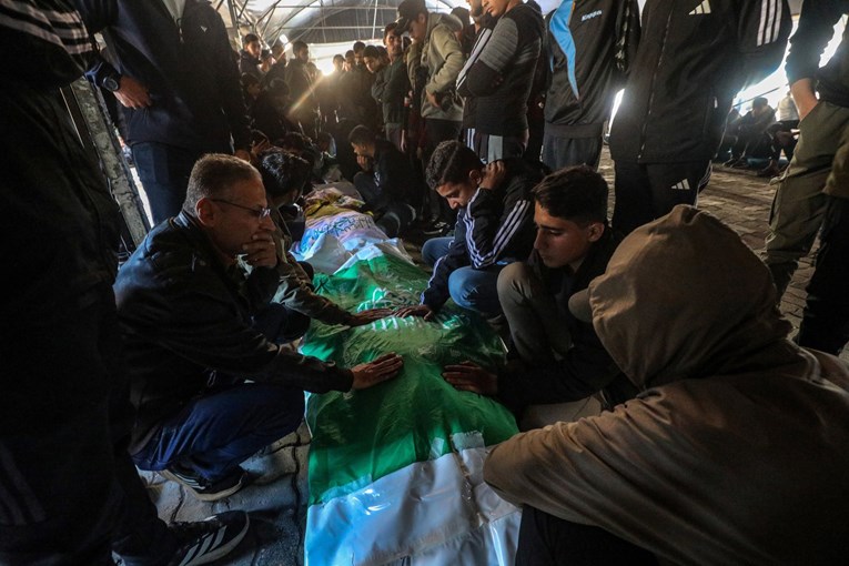 Tisuće ljudi na pogrebu zapovjednika Hamasa ubijenog u izraelskom napadu