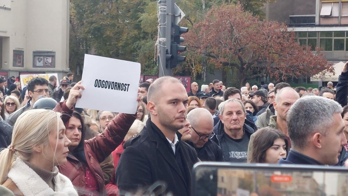 Srbija i željeznica moraju platiti po 43.000 eura obiteljima žrtava pada nadstrešnice