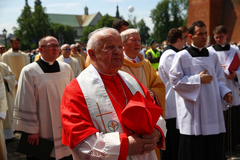 Bivši tajnik pape Ivana Pavla II. optužen za zataškavanje seksualnog zlostavljanja