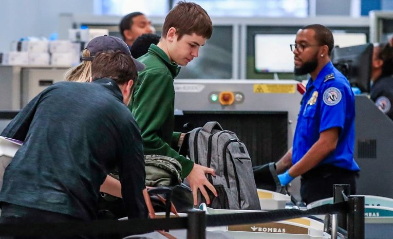 Mrtva žena pronađena zaglavljena u stroju za prtljagu na aerodromu u Chicagu 