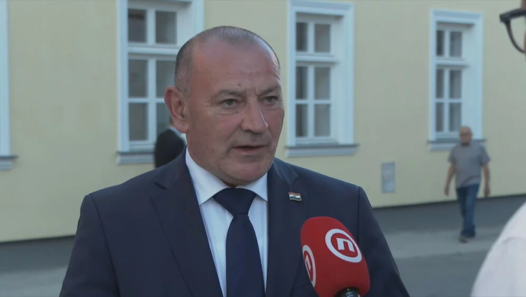 Pupovac: Srbima u Hrvatskoj je nelagodno u kolovozu. Medved: To je mjesec činjenica