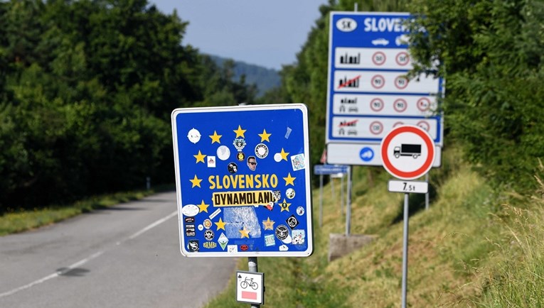 Poljska će zbog migranata provjeravati vozila na granici sa Slovačkom