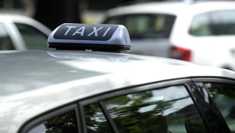 Zagrebački taksist posudio auto, drugi ga oštetili. Kasnije lažno prijavio krađu