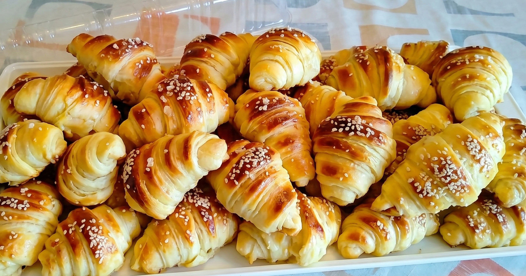 "Ručno rađeni rođendanski poklon", piše čitateljica za ove kiflice. Imamo i recept