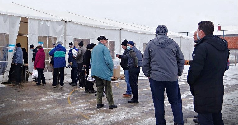 Na Baniji staje priprema toplih obroka, Pleter vikendom daje konzerve i salame