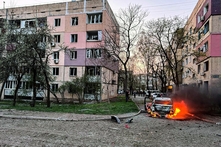 Zelenski objavio fotografije nakon udara na njegov rodni grad: 14 mrtvih, 6 su djeca