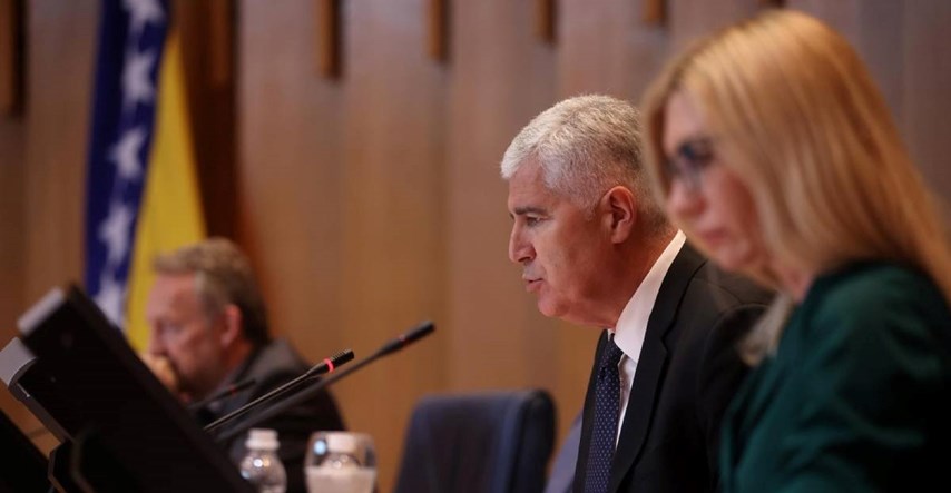 BiH odobrila godišnji proračun, političarima povećane plaće