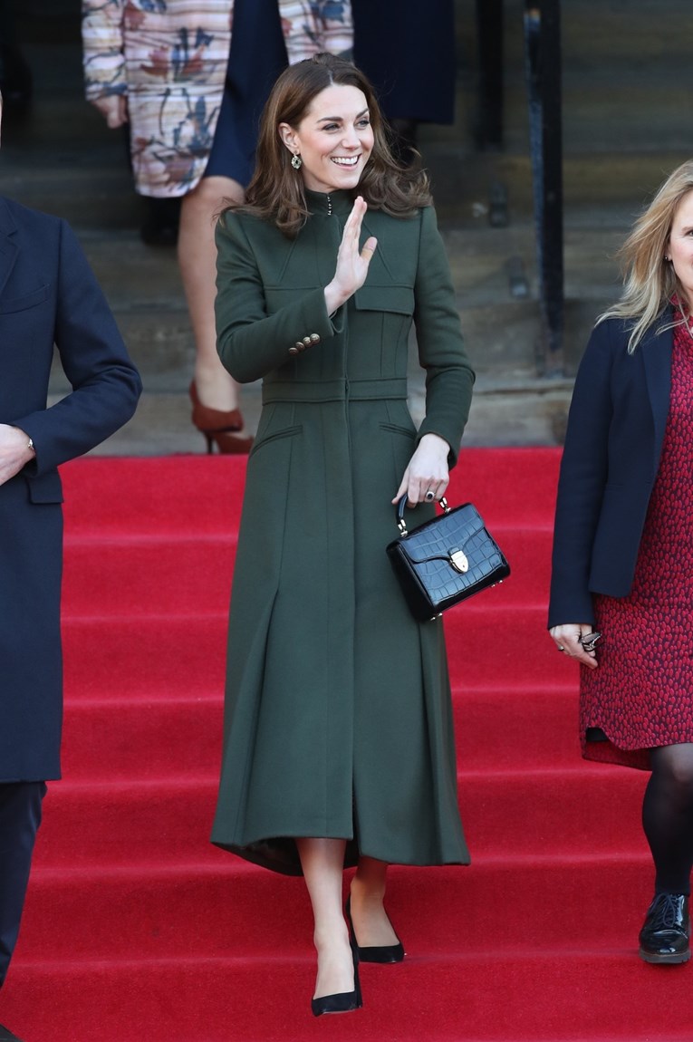 Torba koju bira Kate Middleton, ali i druge modne ikone, sada je na popustu