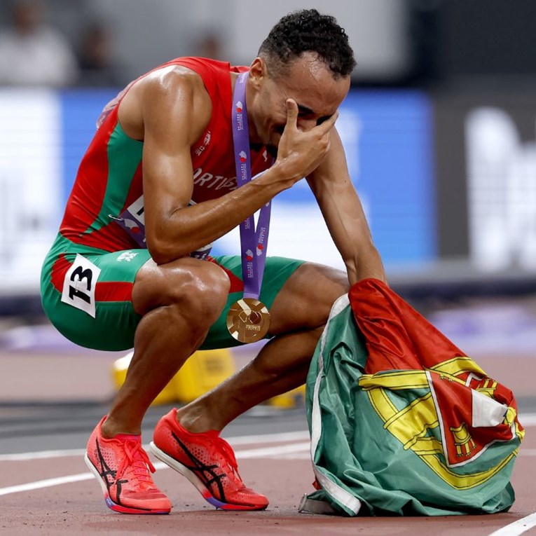 Nevjerojatnu utrku na atletskom Svjetskom prvenstvu odlučile dvije stotinke