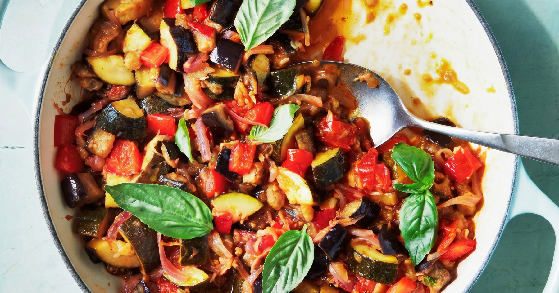 Sad više nemate izgovor da ga ne napravite. Jednostavan ratatouille iz jednog lonca