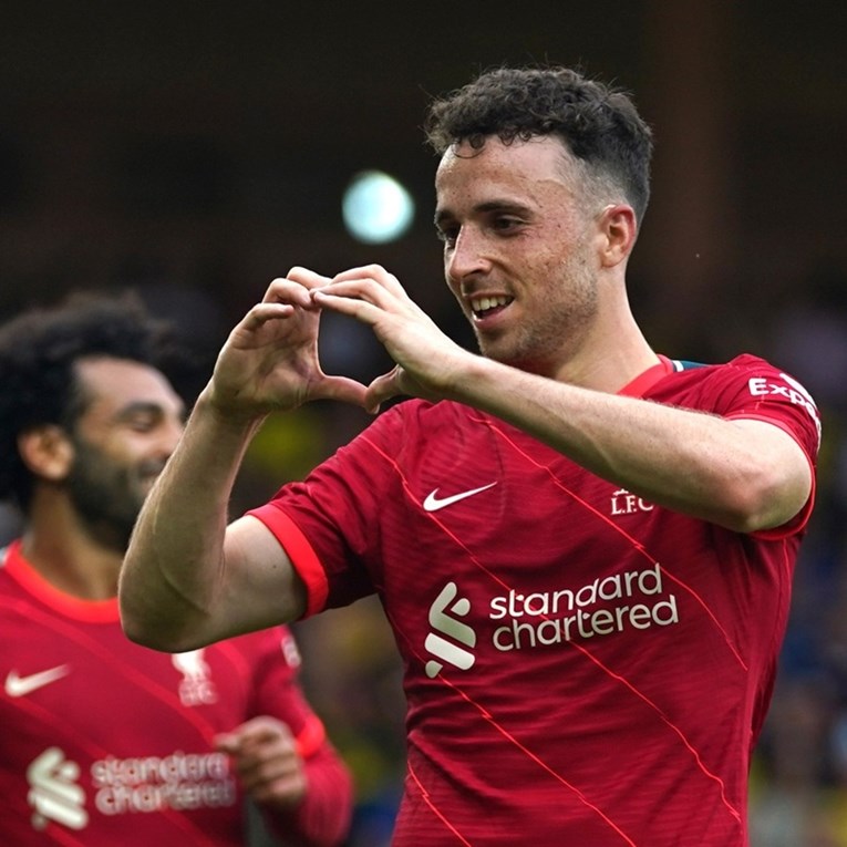 Jota je poginuo jer je tijekom pretjecanja automobila pukla guma na Lamborghiniju