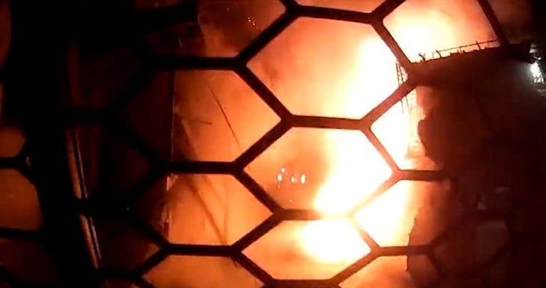 VIDEO IDF-ov buldožer krenuo rušiti kuću Palestinca, uslijedila je snažna eksplozija