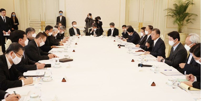 Južna Koreja pripremila 38,8 milijardi dolara za pomoć malim poslovima u pandemiji