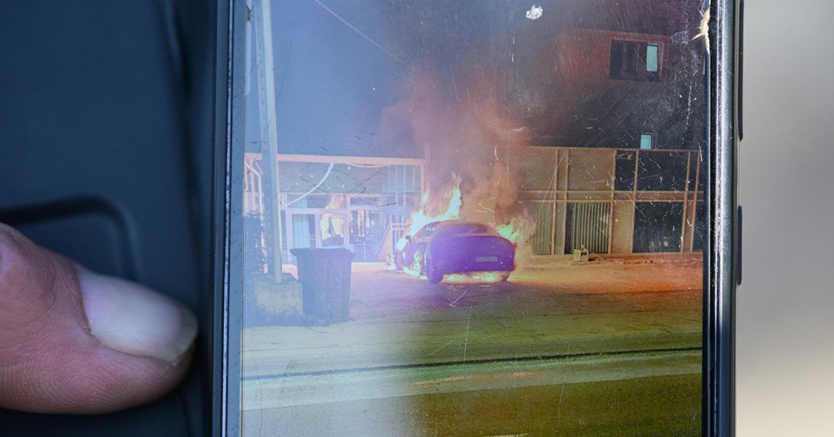 FOTO U Zagrebu zapaljen Mercedes koji koristi 29-godišnjakinja