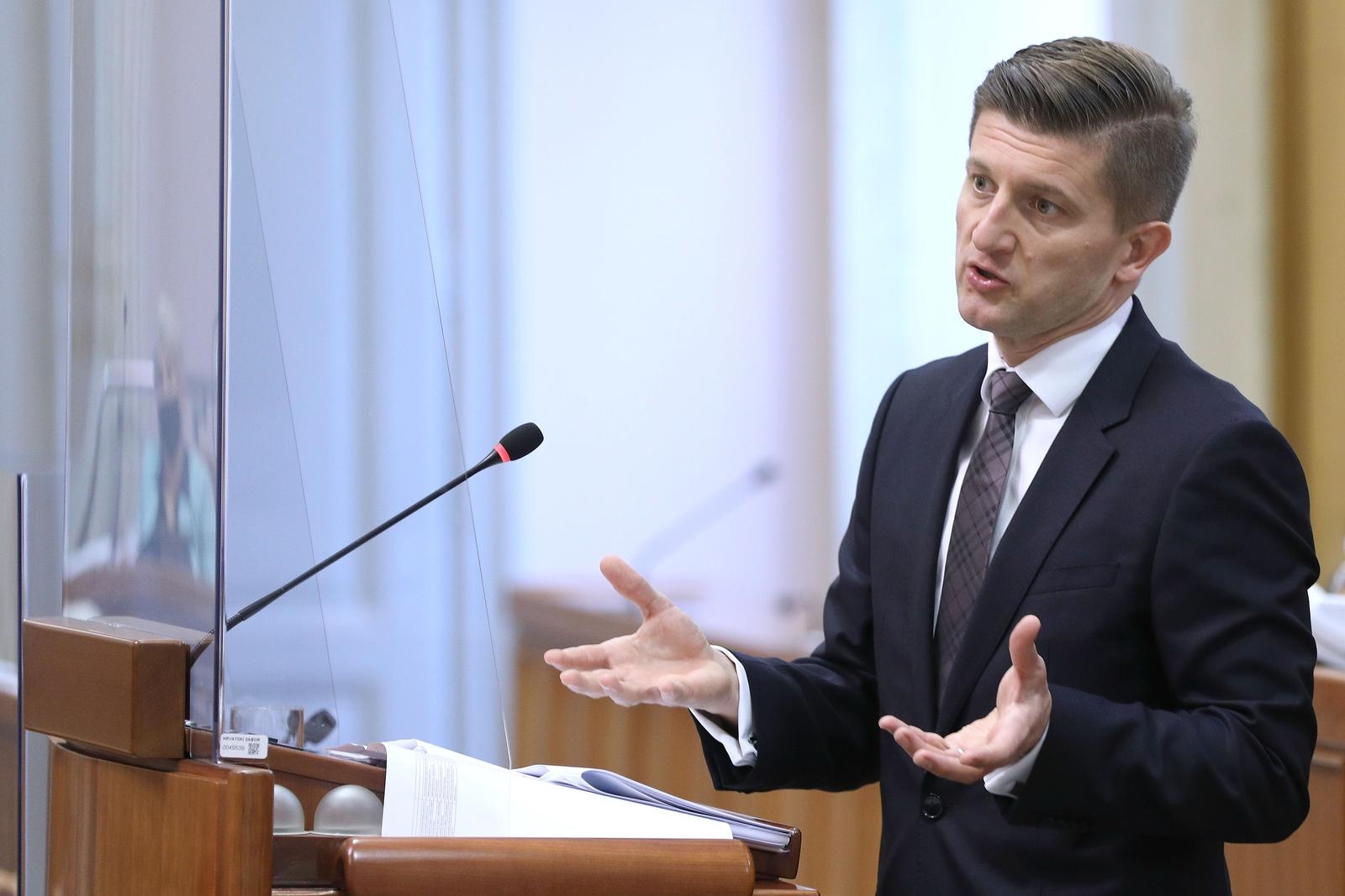 U saboru o opozivu Marića: "Je li njegovo ljetovanje privatna stvar?"