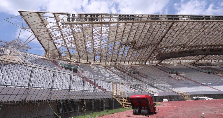 Hajduk hitno popravlja krov. Angažirani alpinisti, pomažu Grad, država, HNS i HOO