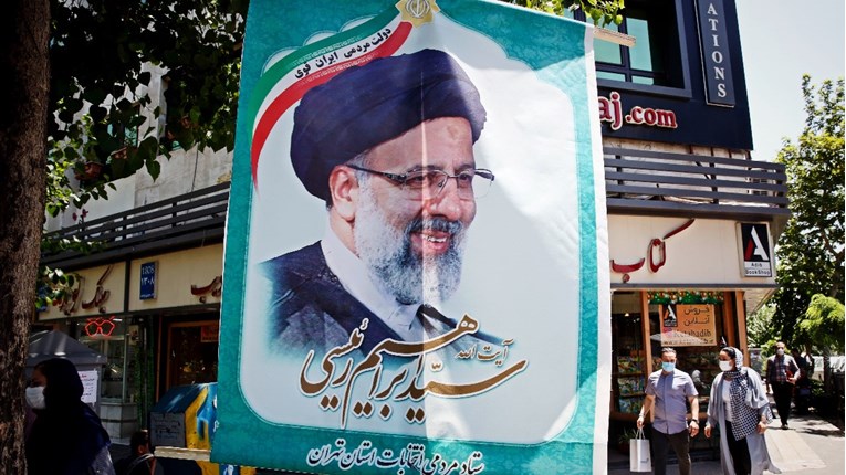Iranski predsjednički kandidat pozvao mlade birače da spriječe povratak tvrdolinijaša