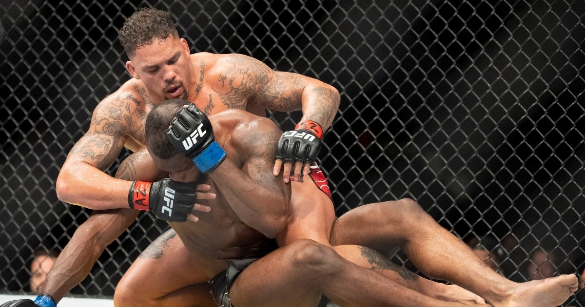 UZNEMIRUJUĆE UFC borac si zarezao nogu motornom pilom: "Ne rade ih za ljevake"