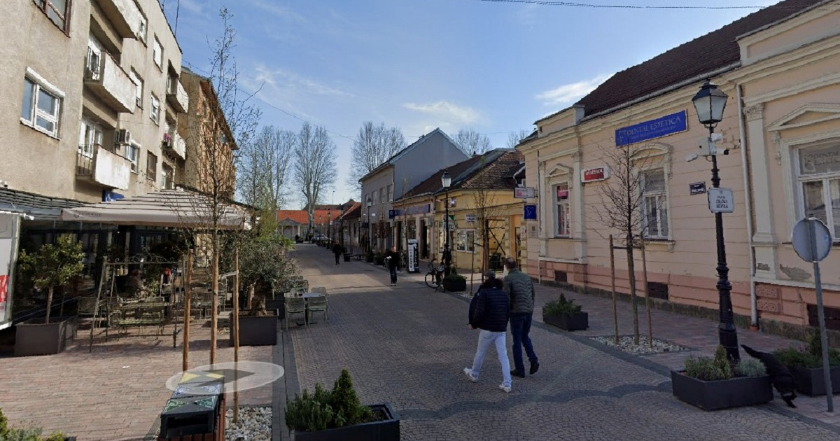 Mladić (23) pretukao muškarca ispred kafića u Bjelovaru pa pobjegao