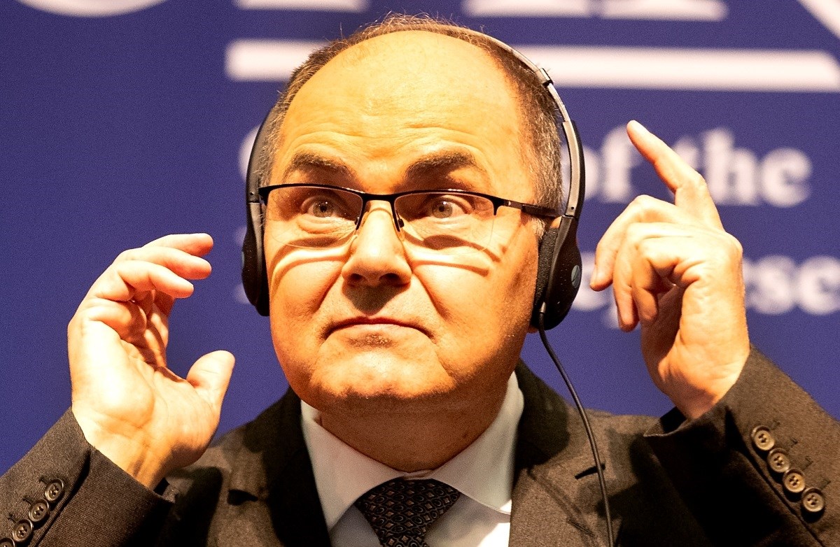 Schmidt: Ne pripremam izbornu reformu u korist Hrvata. Zasad