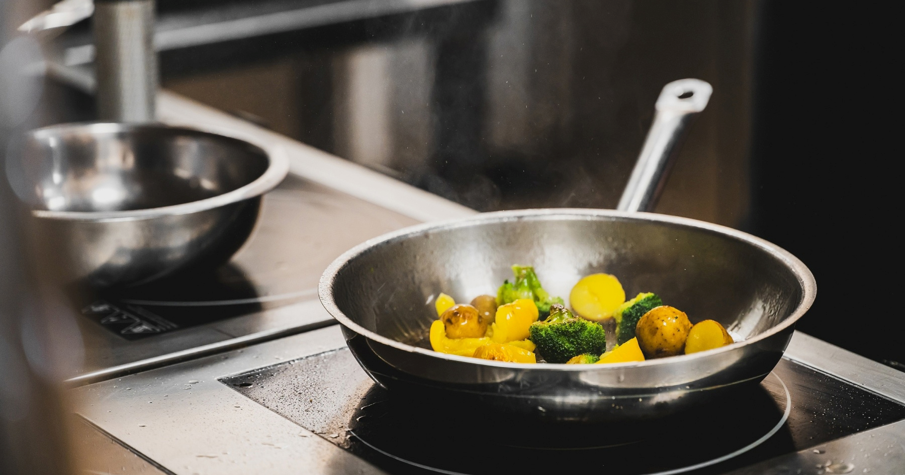 Neprijanjajuće, lijevano željezo ili čelik: Koje posuđe traje cijeli život?