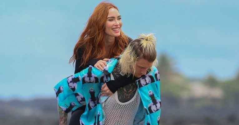 FOTO Pomirili se Megan Fox i Machine Gun Kelly. Snimljeni su na plaži na Havajima