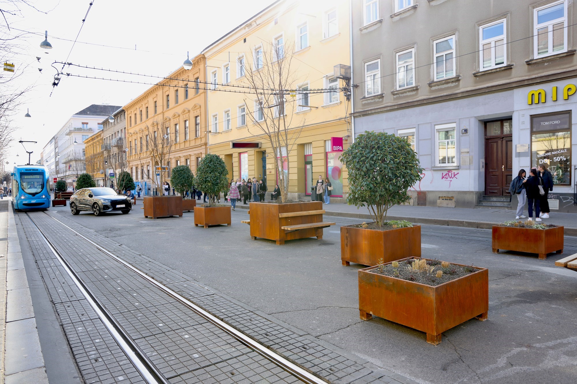 FOTO Ovako odsad izgleda zagrebačka Draškovićeva. Između dvije pruge stavili klupice