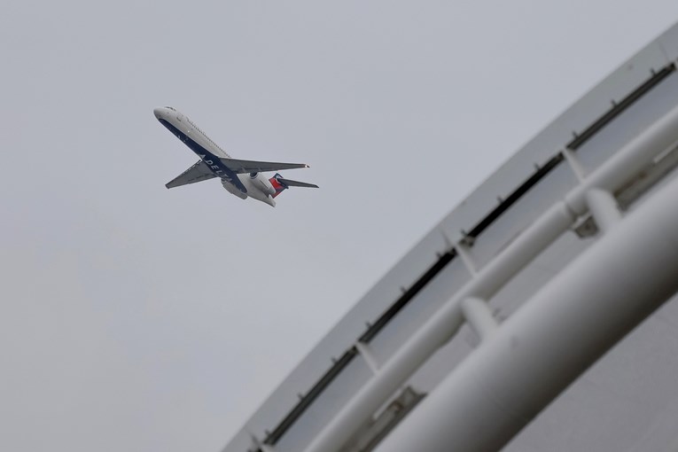 Putnik htio ući u pilotsku kabinu. Let iz Houstona morao hitno sletjeti